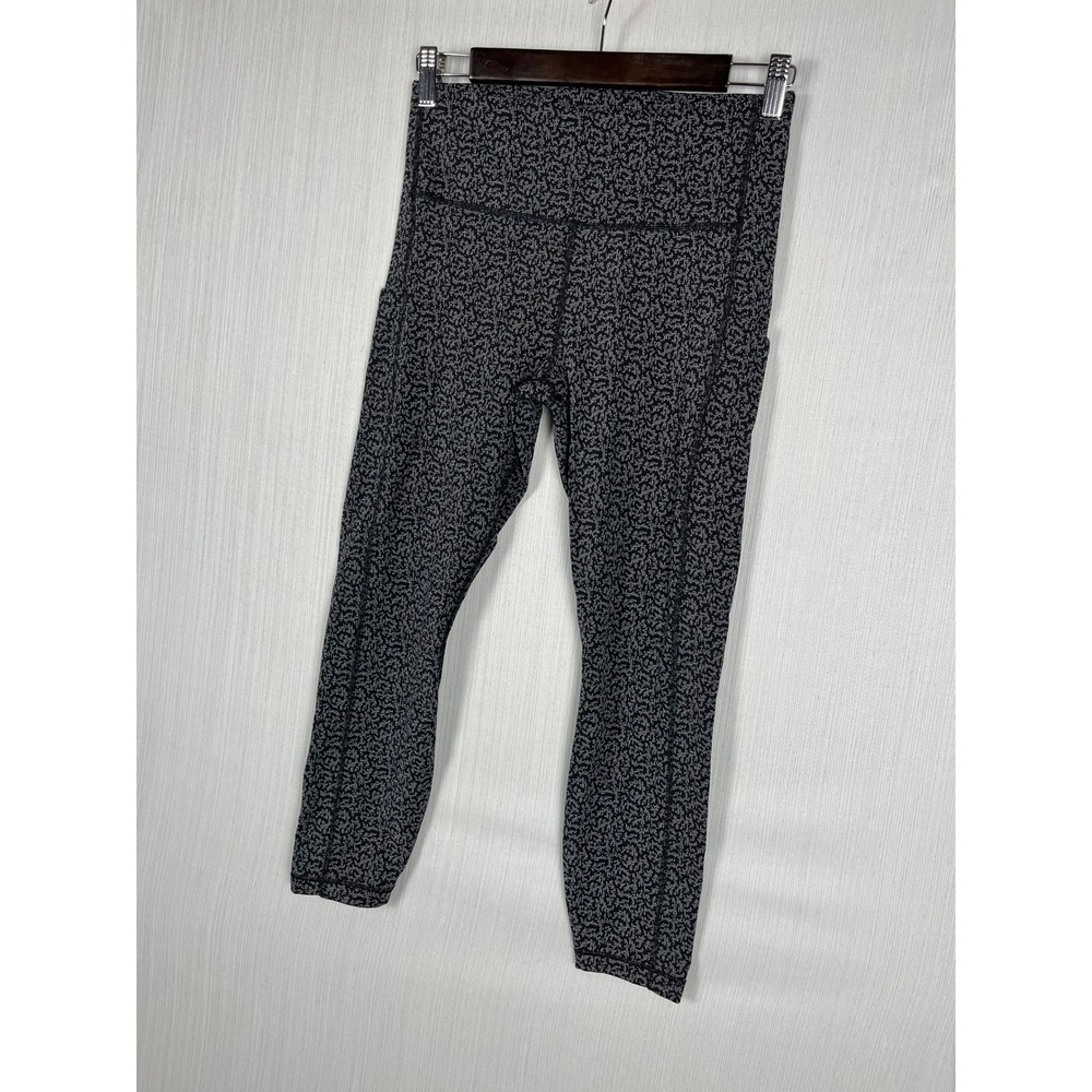 Athleta Ultimate Stash Pocket Womens M Black Textured 7/8 Leggings